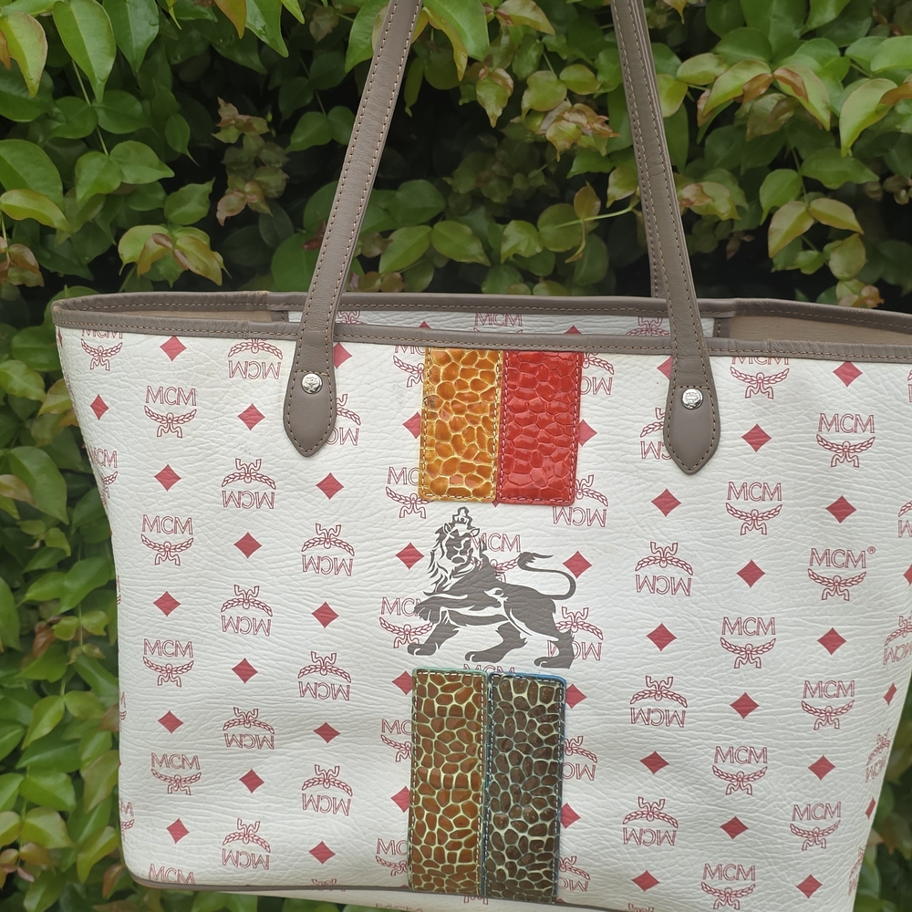 MCM Visetos Striped Munich Lion Tote White